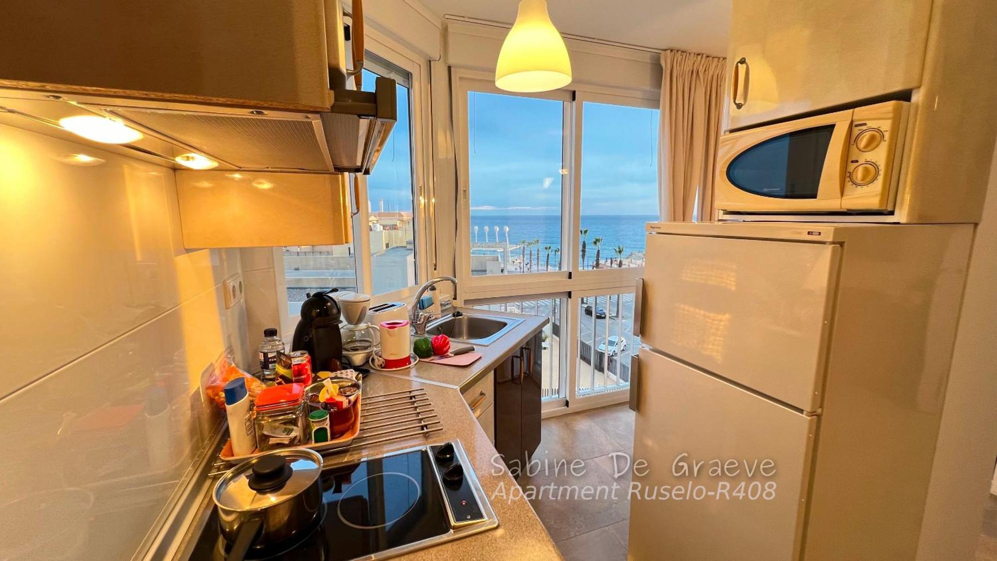 Love Nest By The Sea Wake Up With Ocean Views In Every Room Ruselo R408 トロクス・コスタ エクステリア 写真