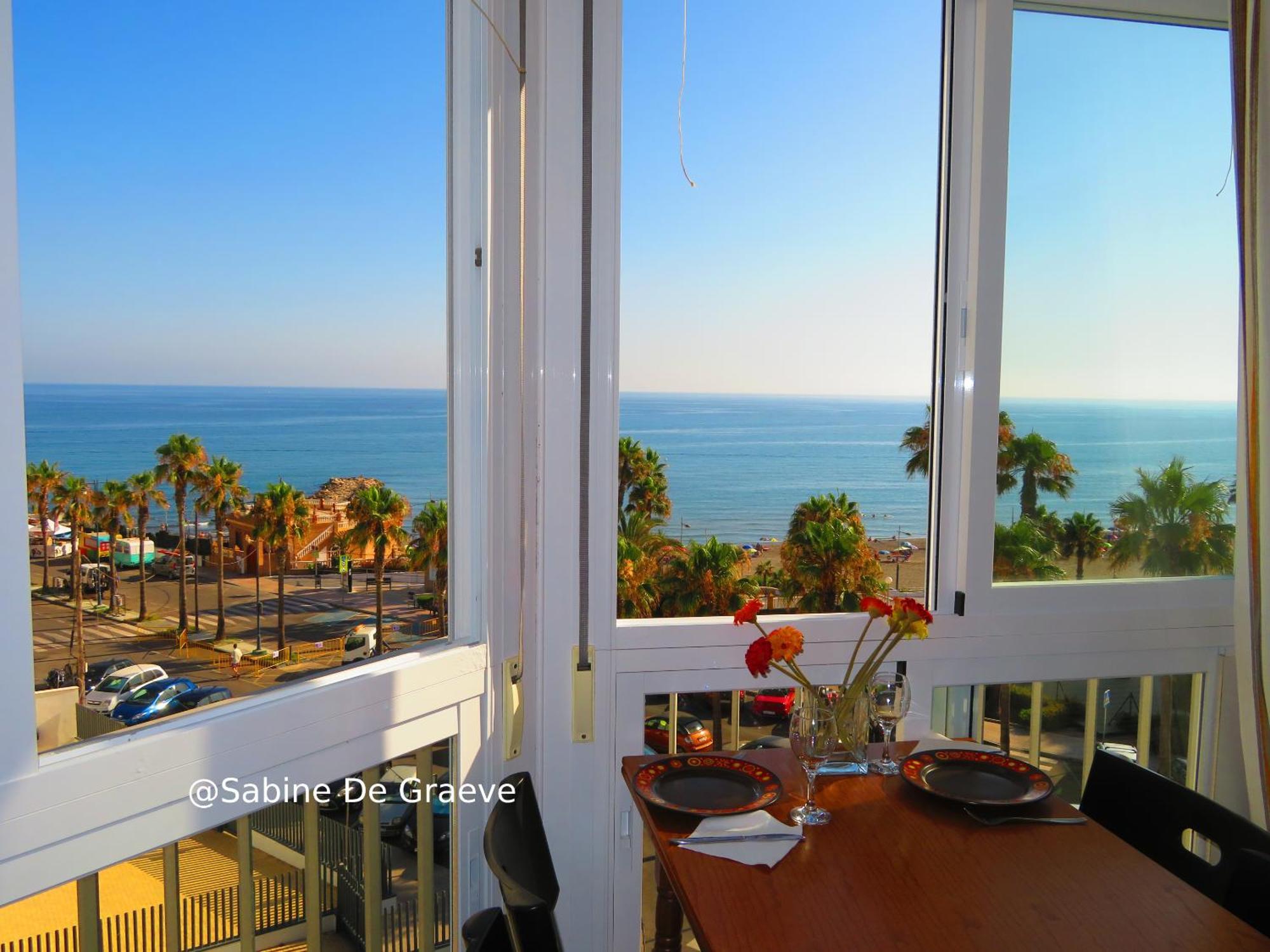 Love Nest By The Sea Wake Up With Ocean Views In Every Room Ruselo R408 トロクス・コスタ 部屋 写真