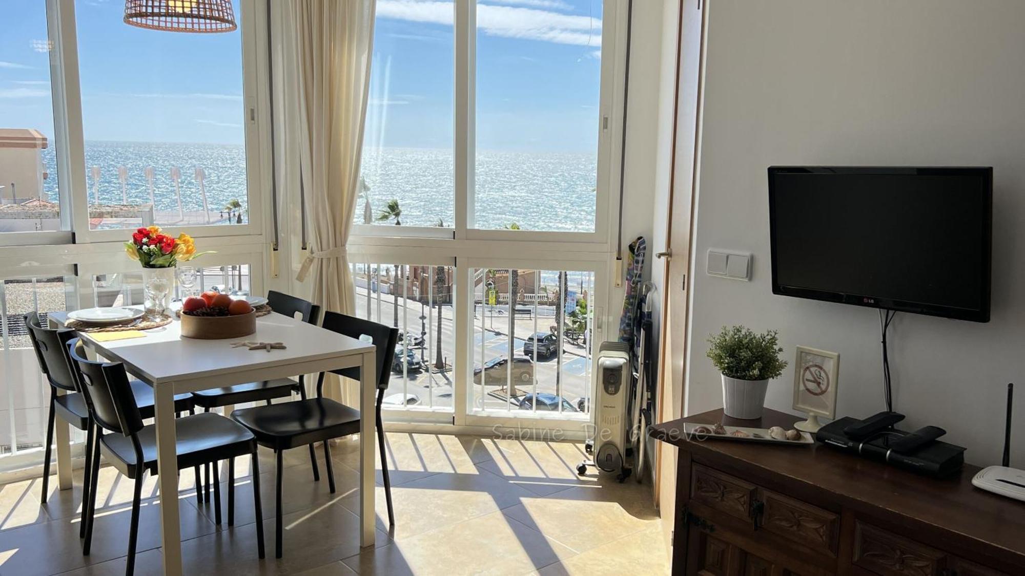 Love Nest By The Sea Wake Up With Ocean Views In Every Room Ruselo R408 トロクス・コスタ エクステリア 写真